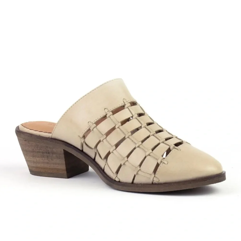 Crevo Women's Luella Mule Leather Block Heel Bone Slip-On 6/6.5NWT - Picture 1 of 8